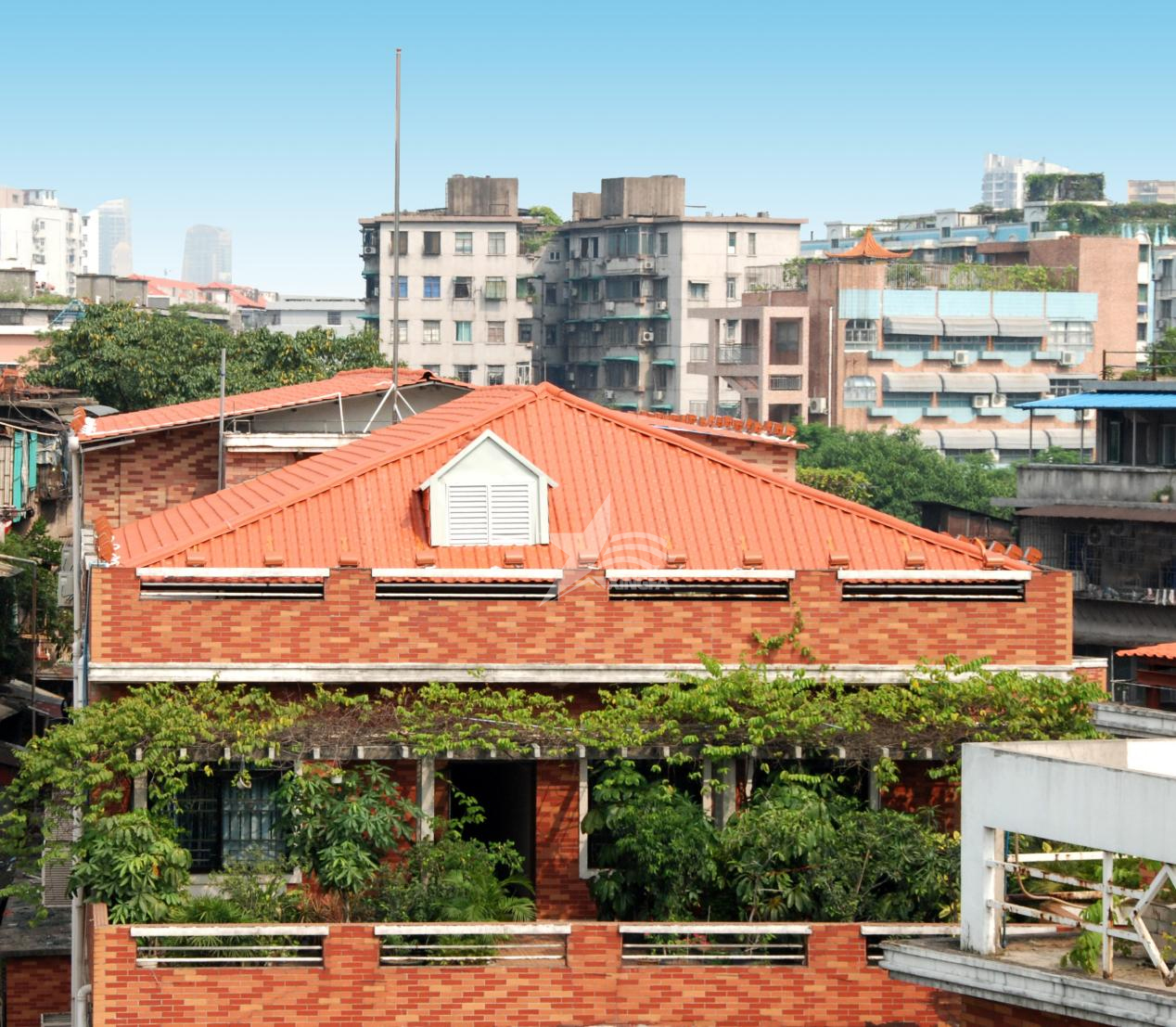 新農村建房：琉璃瓦與合成樹(shù)脂瓦對比，何者更適合？